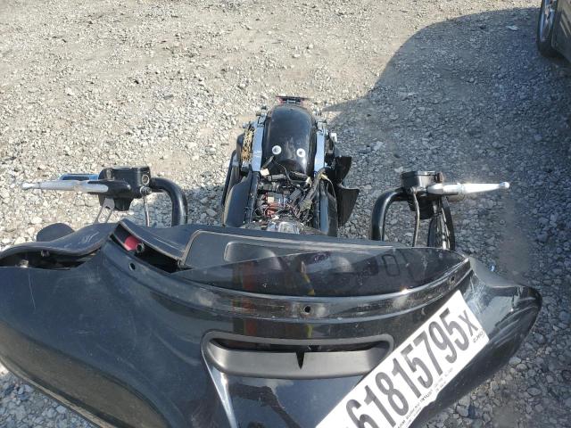 2019 HARLEY-DAVIDSON FLHTCU 1HD1FCC19KB634745