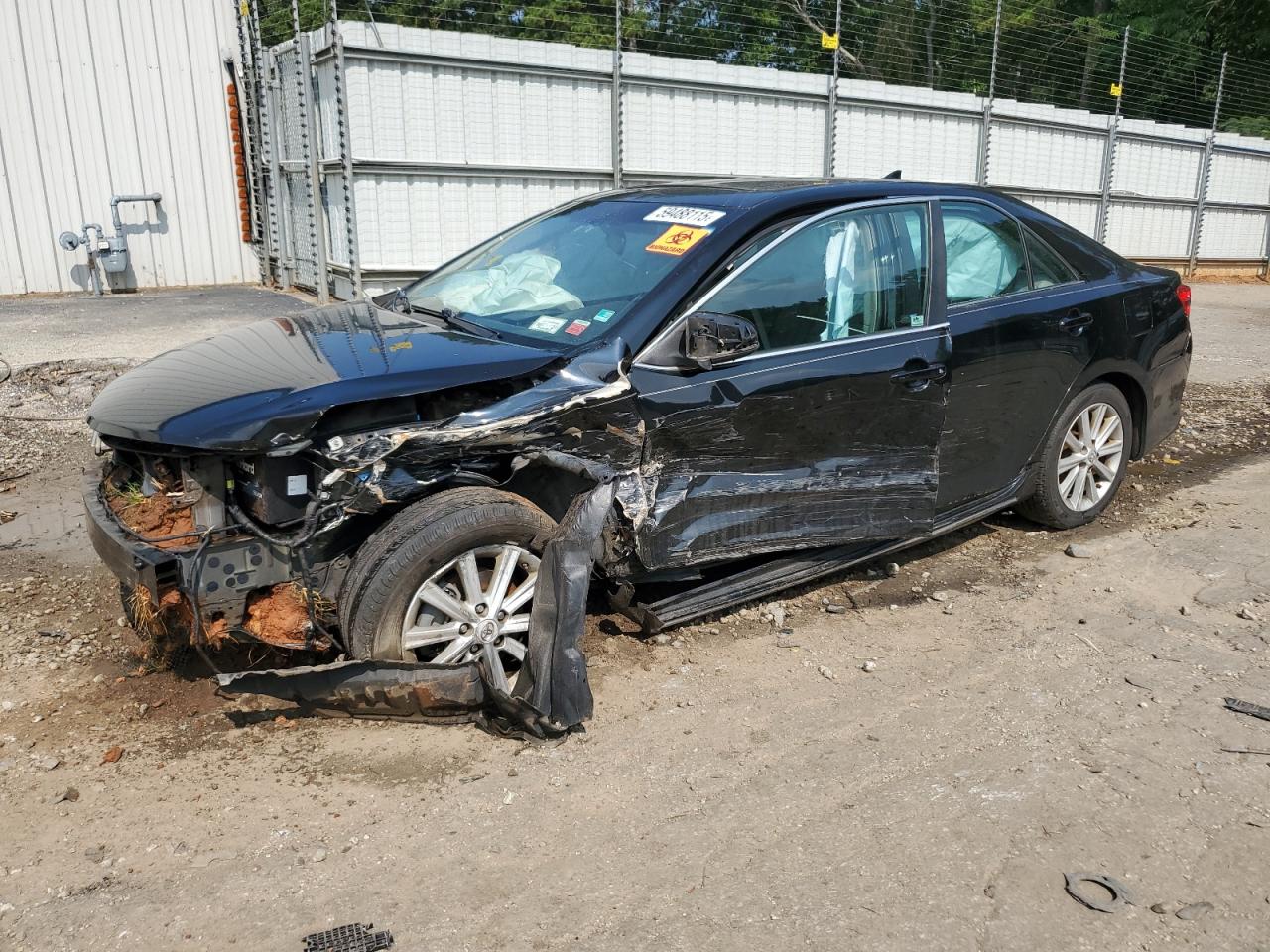 TOYOTA CAMRY BASE