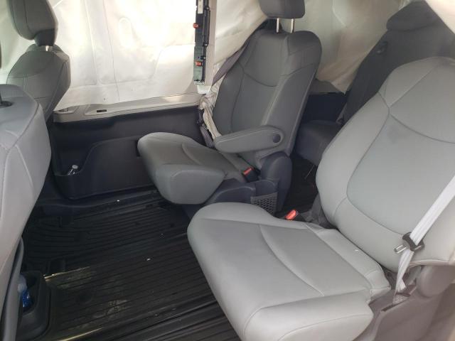 2021 TOYOTA SIENNA XLE - 5TDYRKEC1MS030120