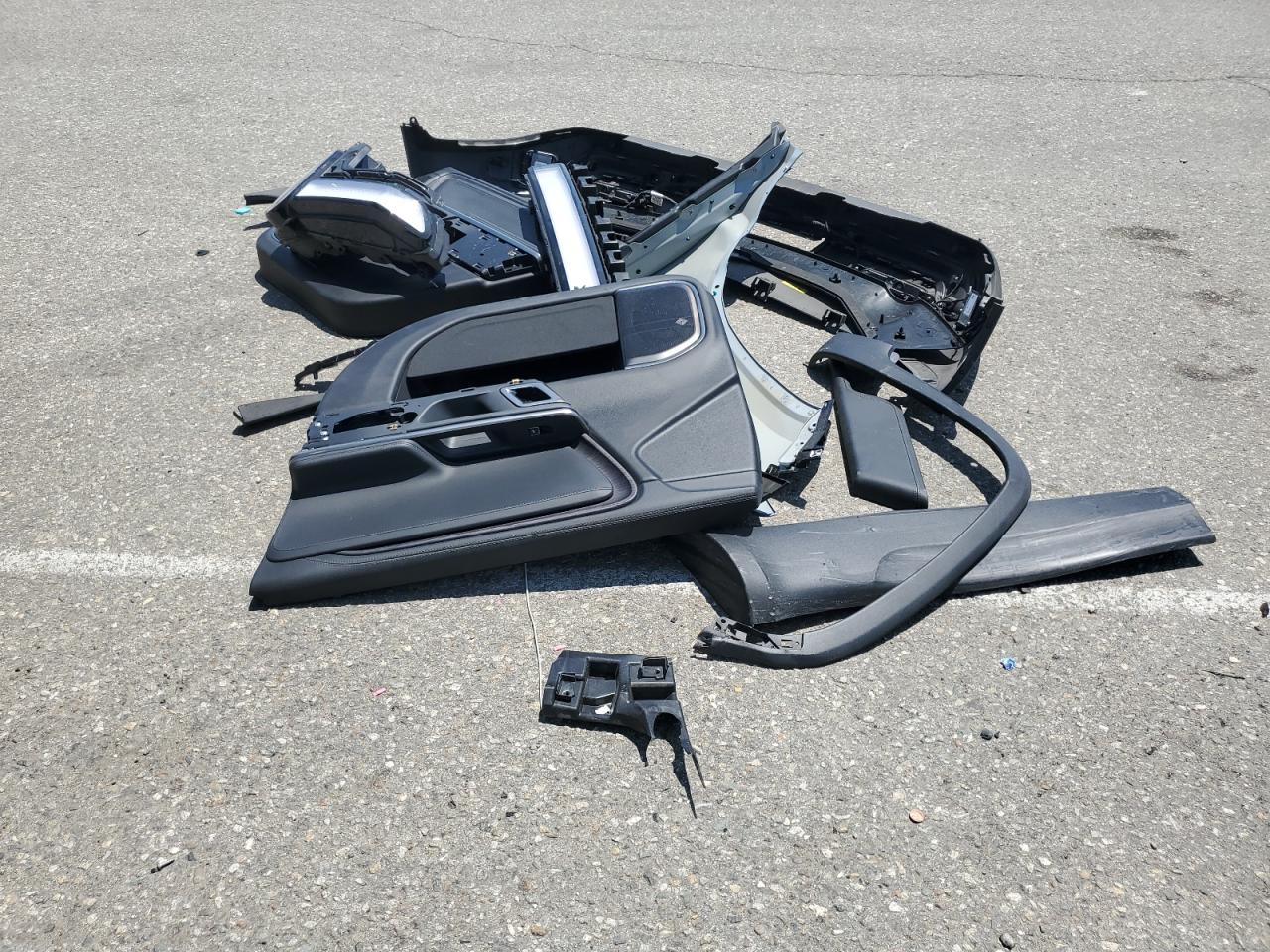 RIVIAN R1S ADVENTURE