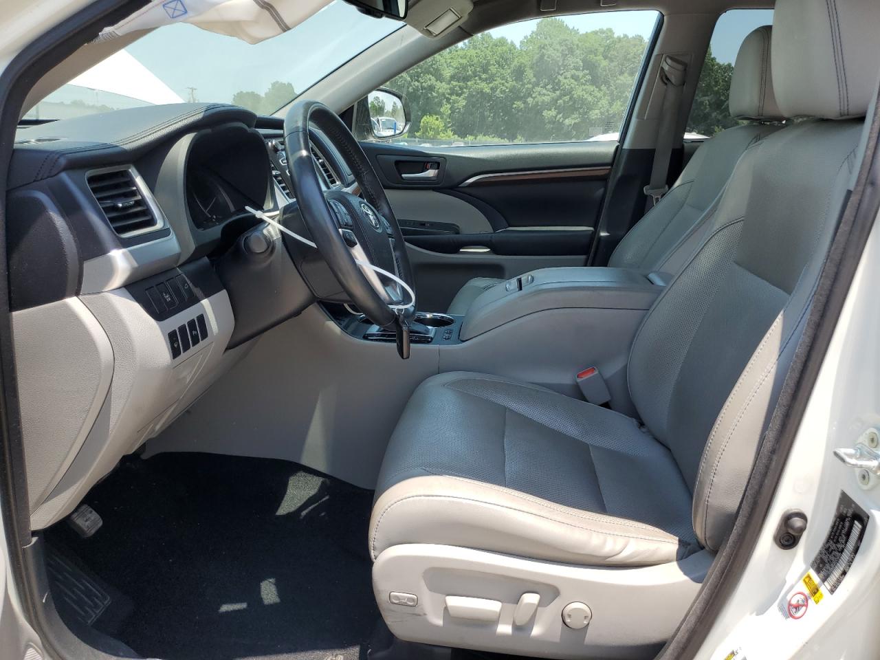 Toyota Highlander 2016