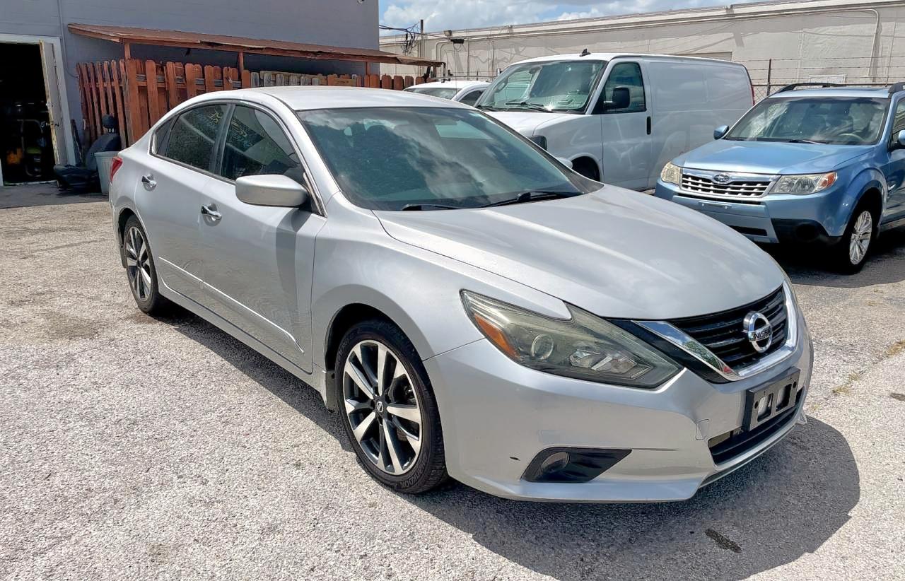  Salvage Nissan Altima