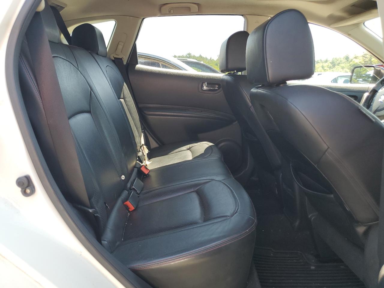 Nissan Rogue s 2013