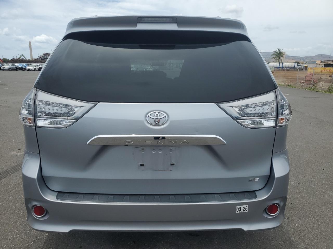 TOYOTA SIENNA SPORT