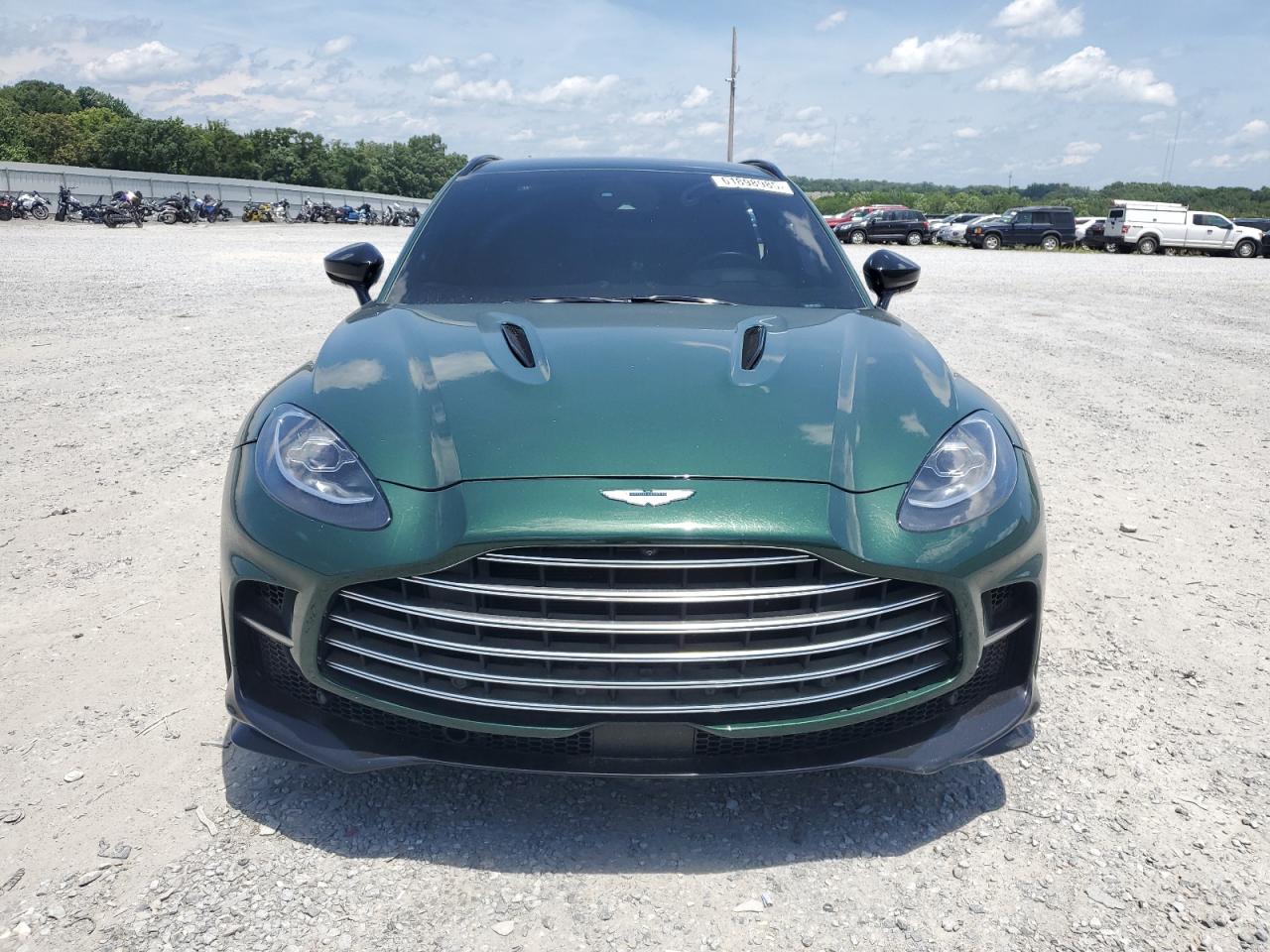 ASTON MARTIN DBX 707