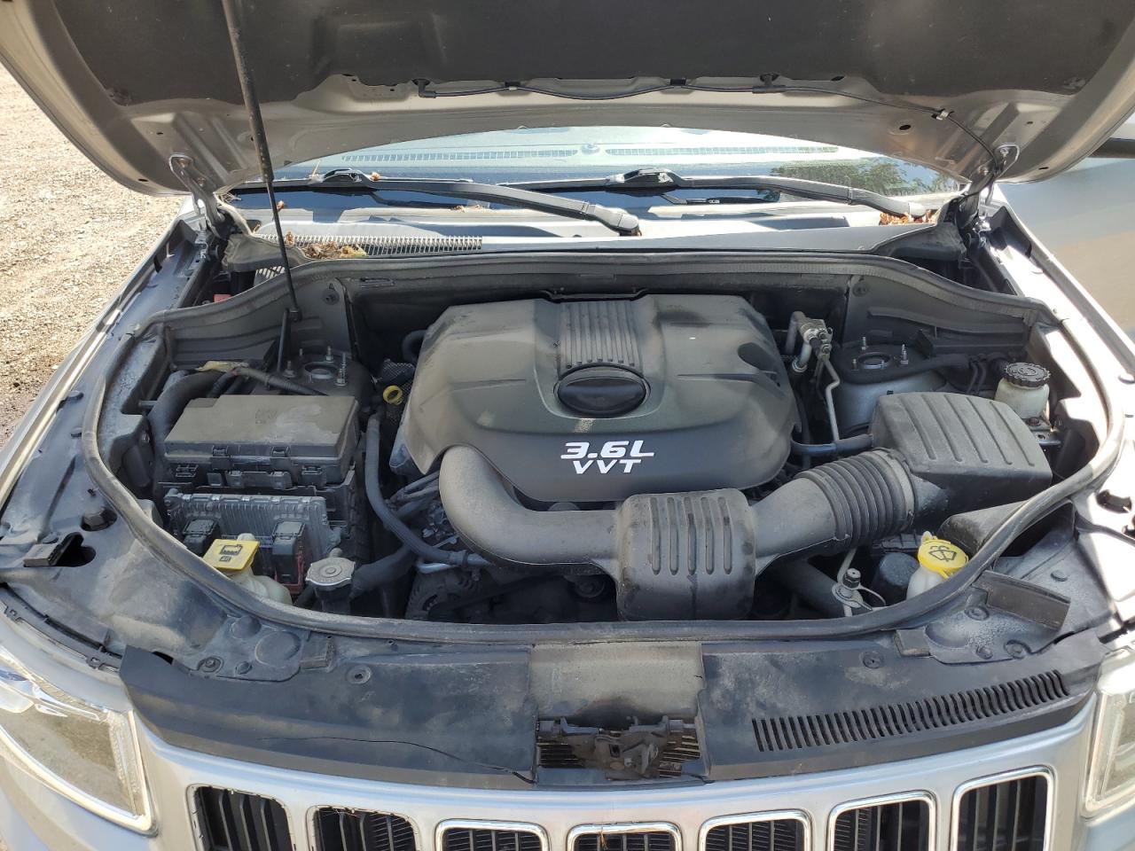 JEEP GRAND CHEROKEE LAREDO