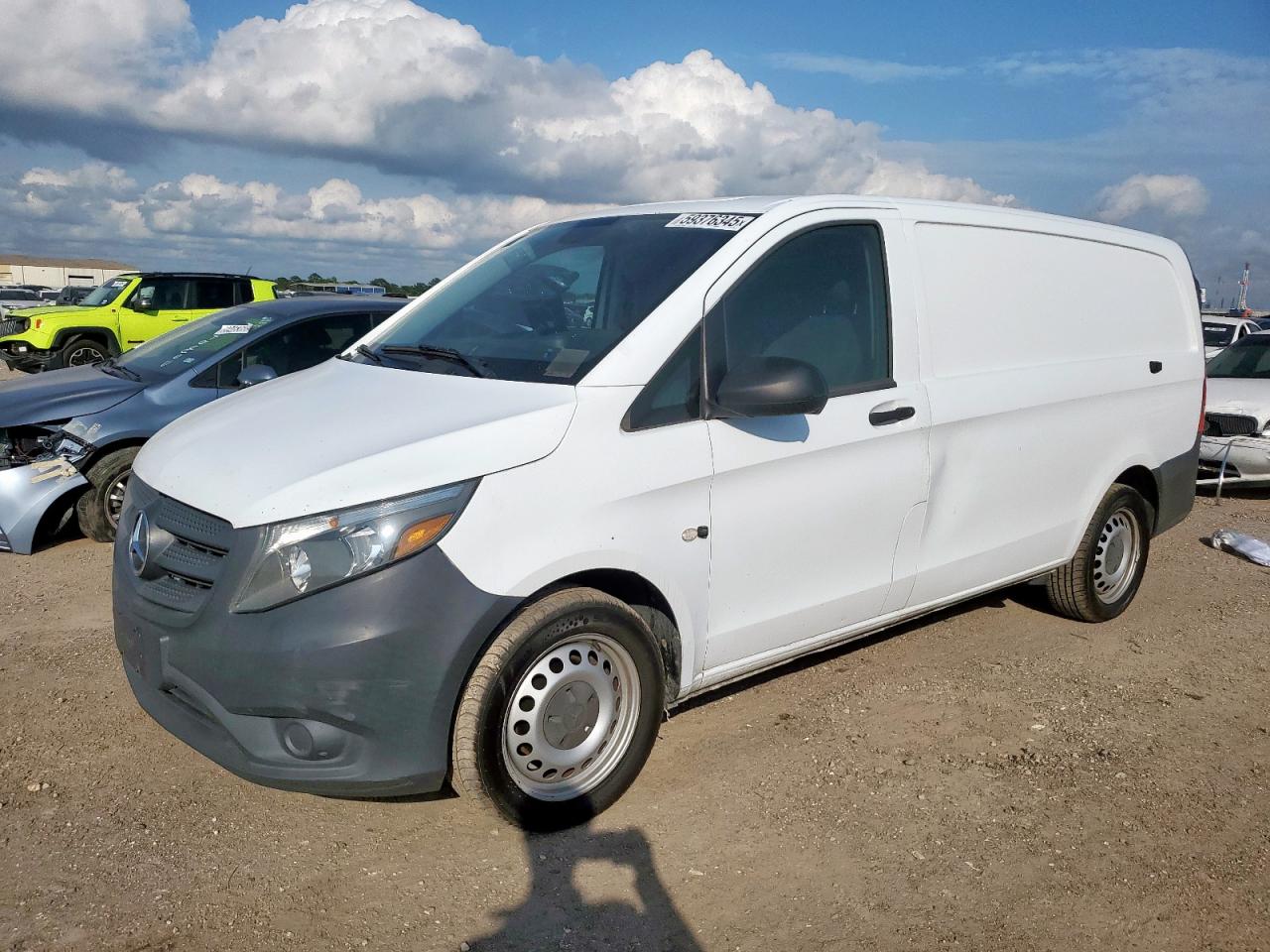 MERCEDES-BENZ METRIS