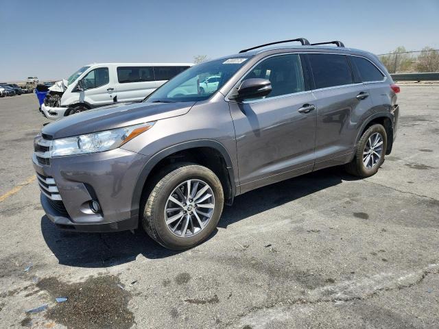 TOYOTA HIGHLANDER 2018 gray  gas 5TDJZRFH1JS871628 photo #1