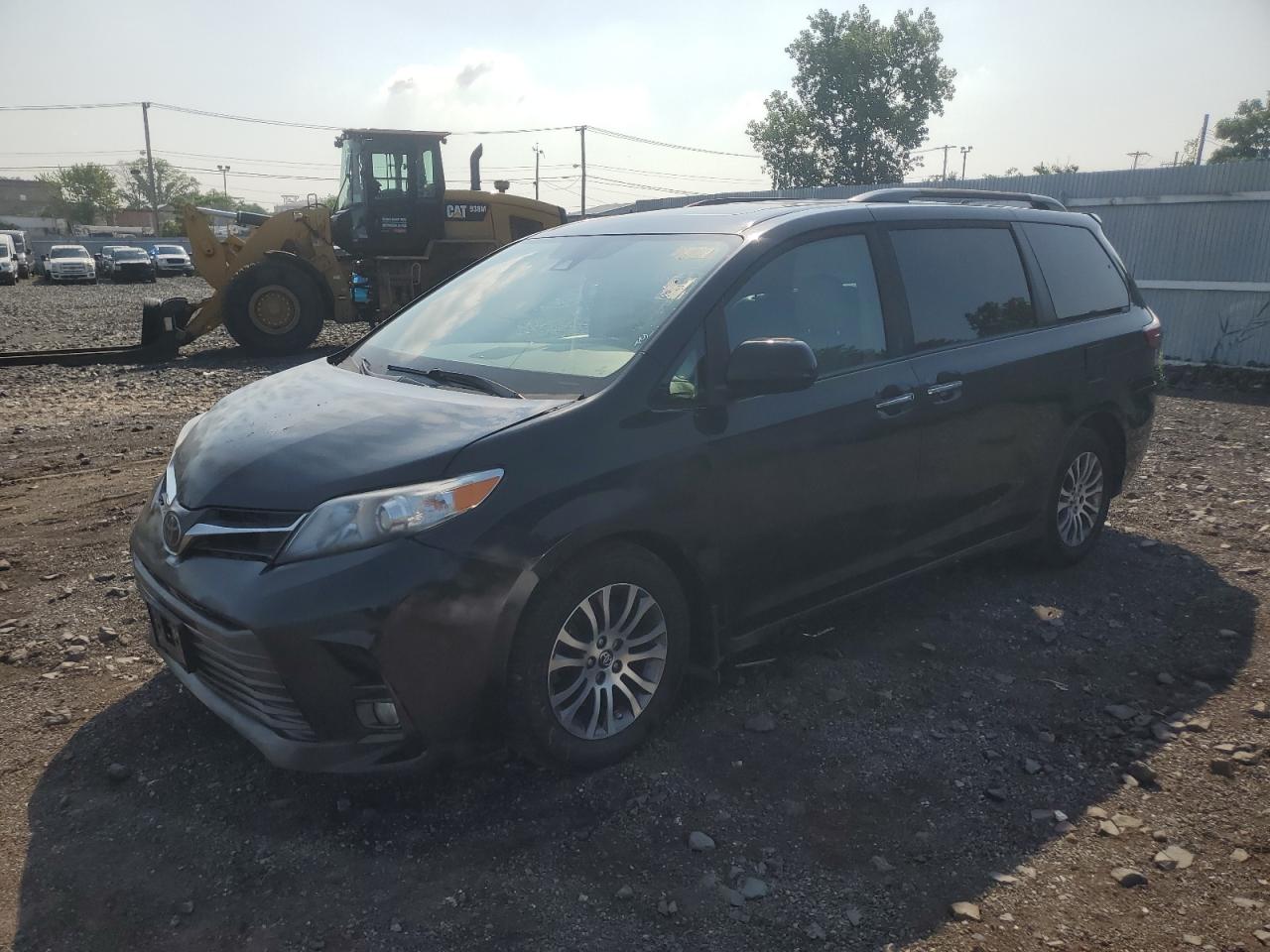 TOYOTA SIENNA XLE