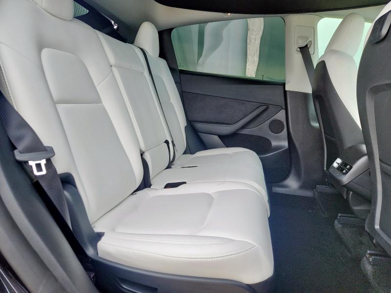2024 TESLA MODEL Y 7SAYGAEE4RF194736