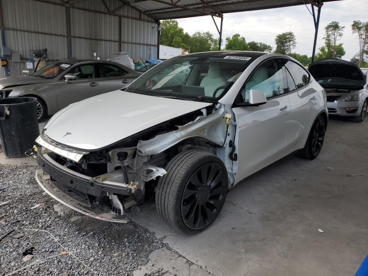 TESLA MODEL Y