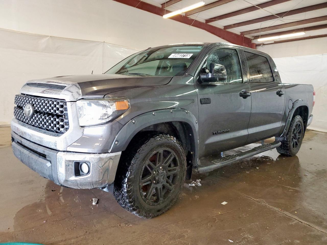 TOYOTA TUNDRA CREWMAX SR5