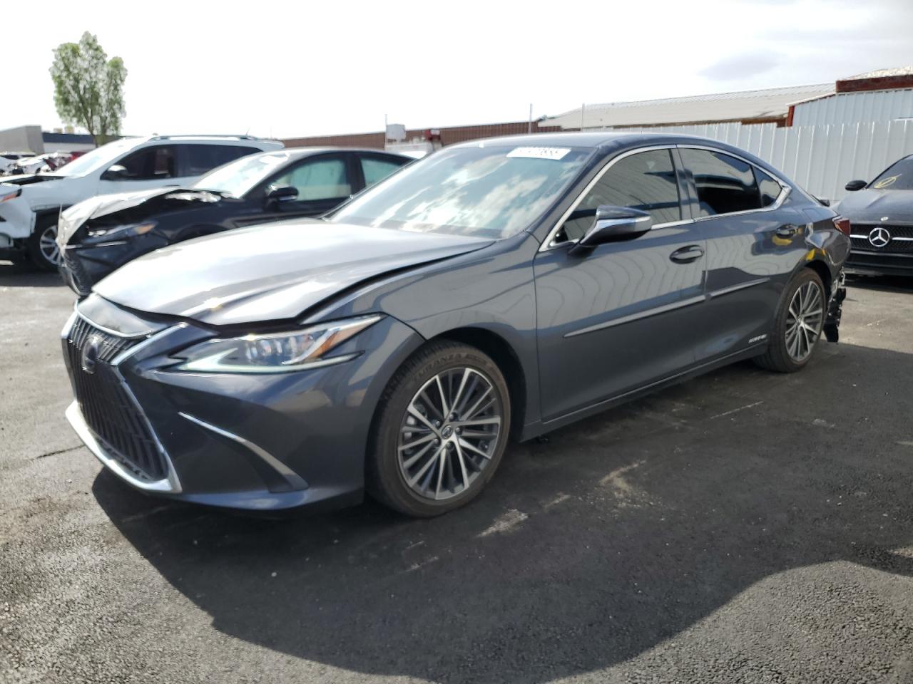 LEXUS ES 300H BASE