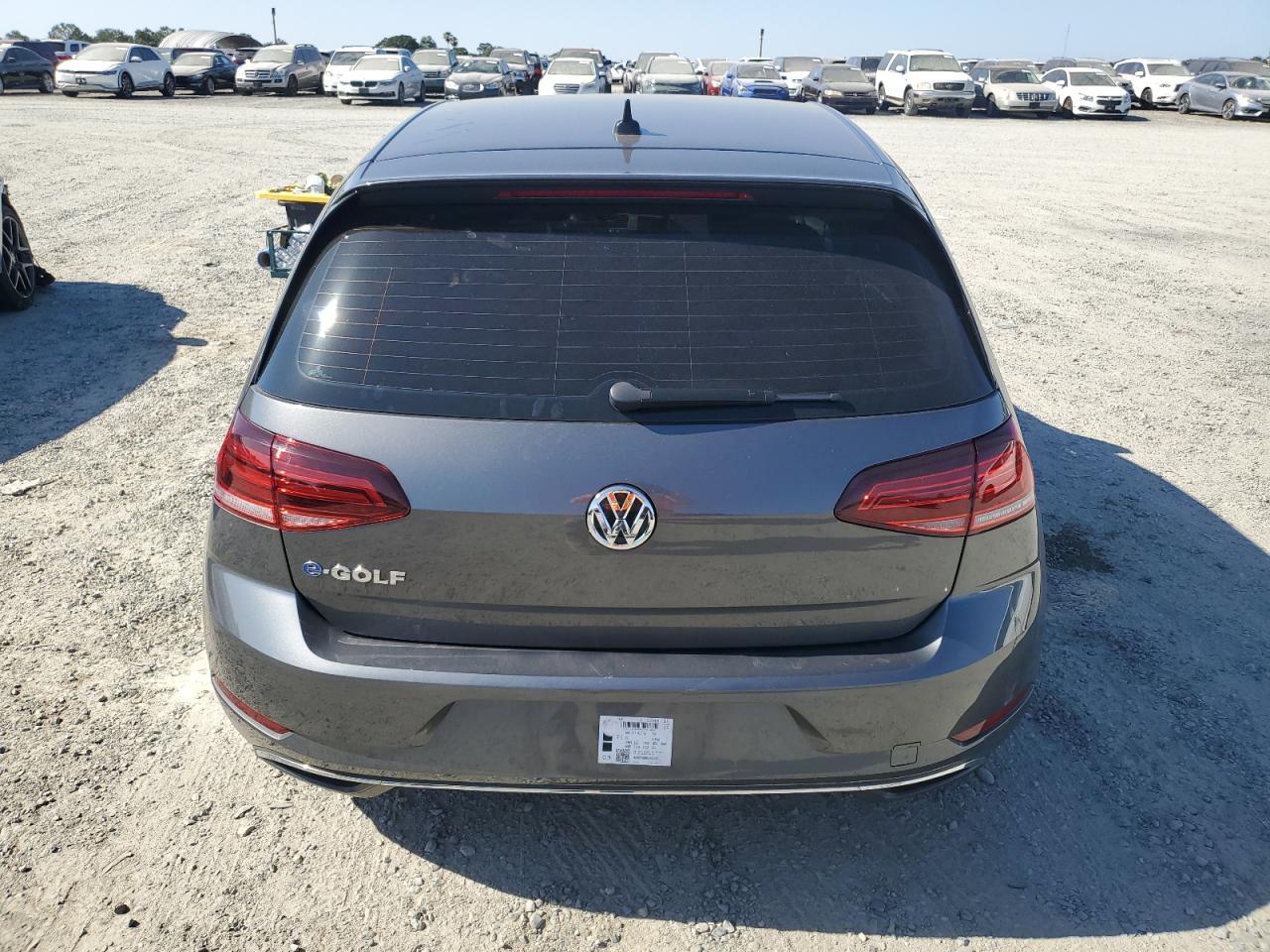 VOLKSWAGEN E-GOLF SE