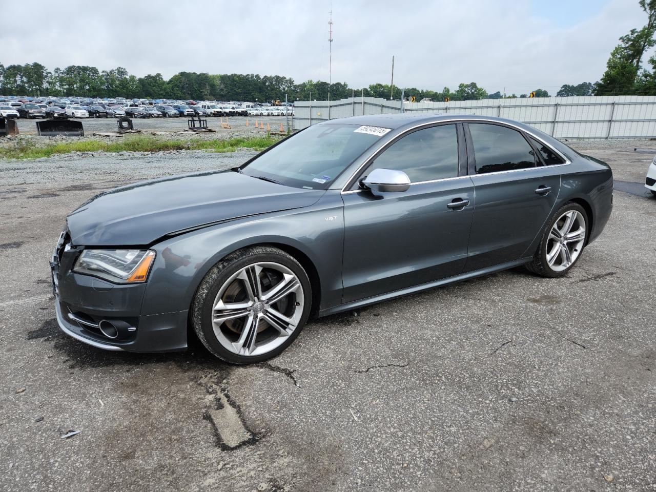 AUDI S8 QUATTRO