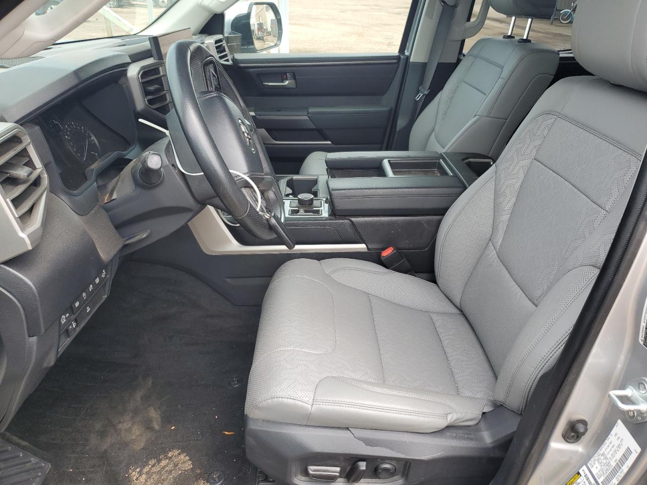 TOYOTA TUNDRA CREWMAX SR5