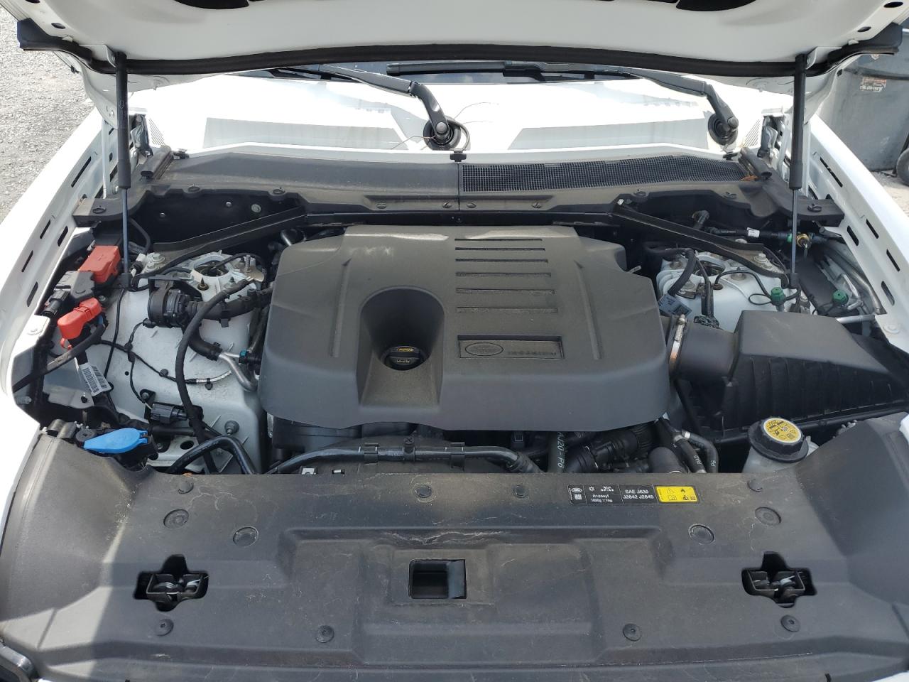 LAND ROVER DEFENDER 110 X-DYNAMIC SE