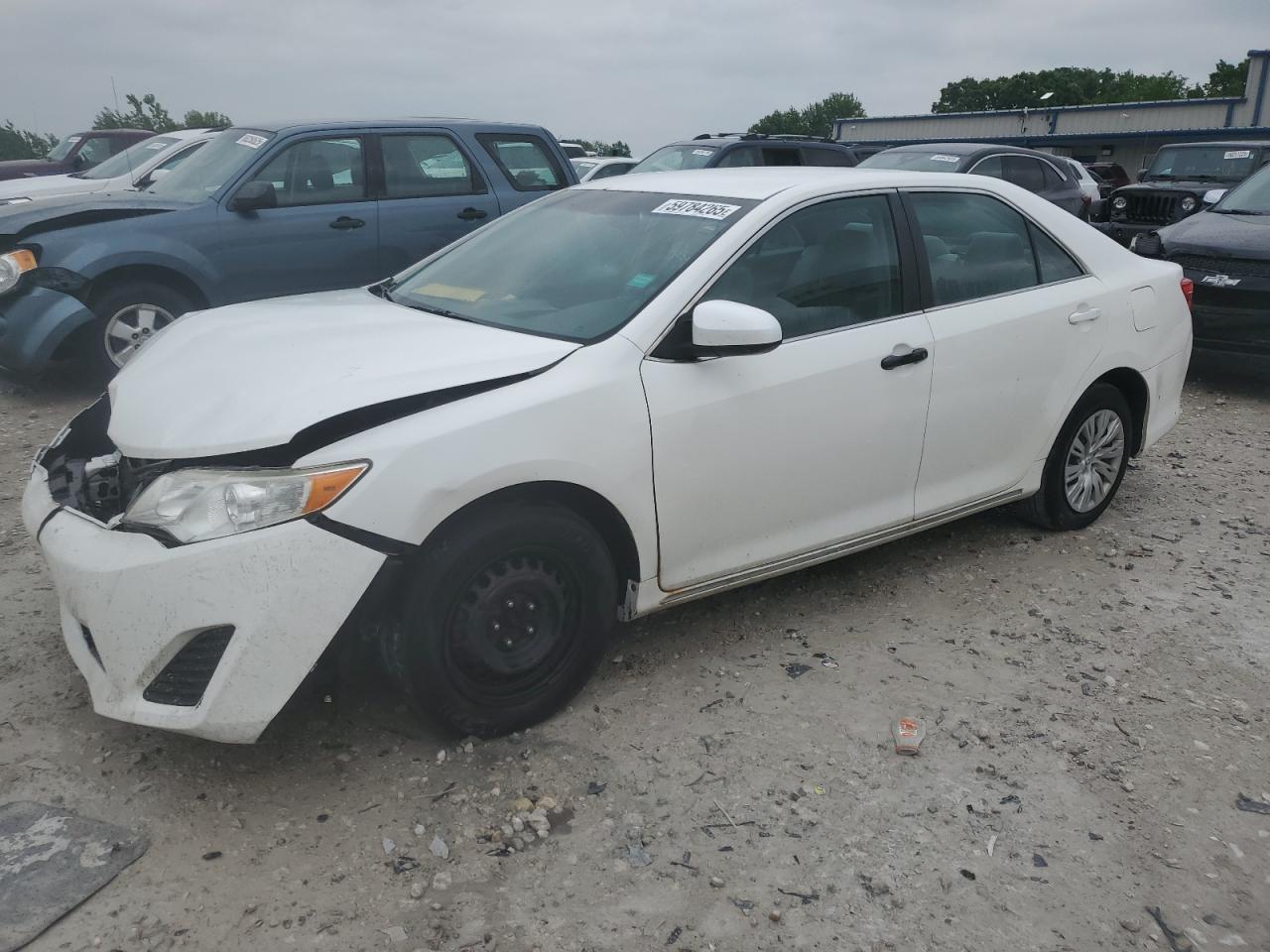 TOYOTA CAMRY BASE