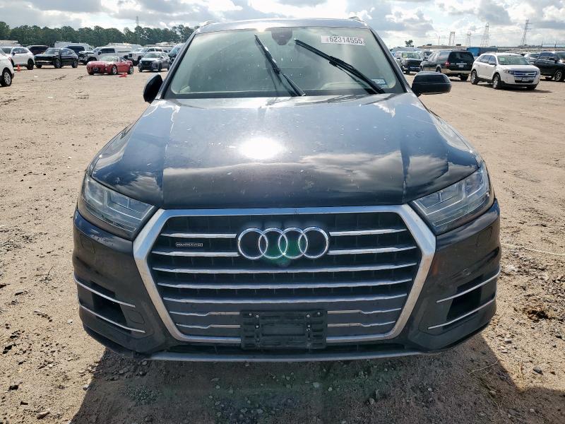 2017 AUDI Q7 PREMIUM WA1LAAF77HD028851