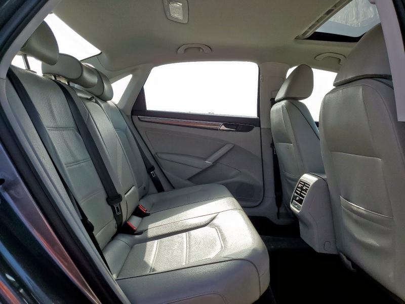 2017 VOLKSWAGEN PASSAT SE - 1VWBT7A30HC050230