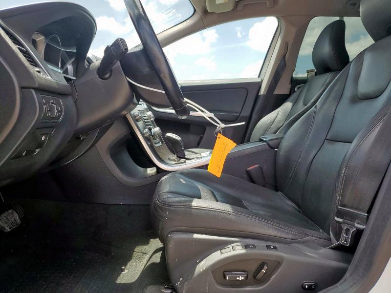 2016 VOLVO XC60 T5 PR YV440MDK7G2842785