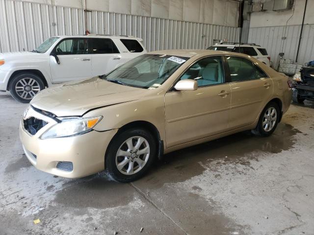 TOYOTA CAMRY BASE