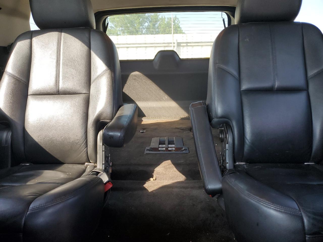 CHEVROLET SUBURBAN C1500 LT