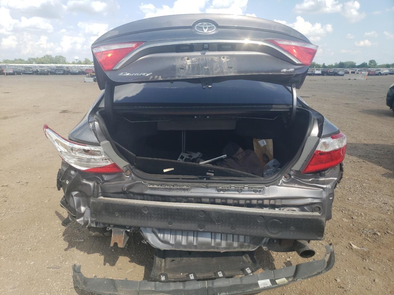 Toyota Camry le 2015