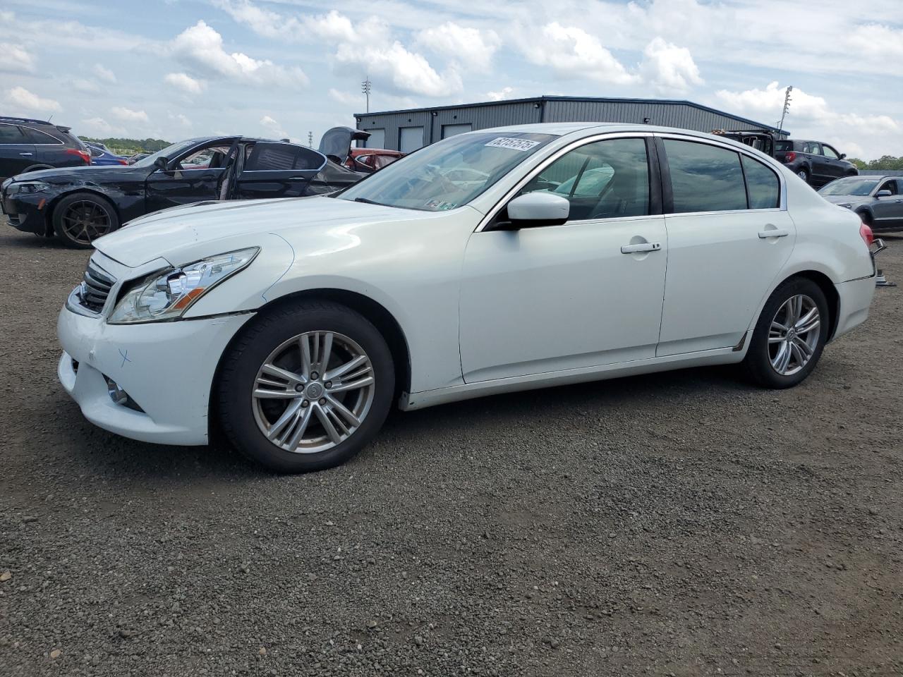 INFINITI G25 BASE