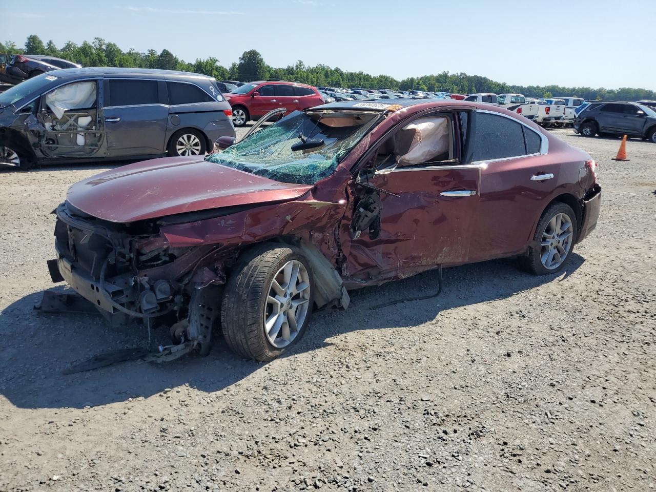 NISSAN MAXIMA S