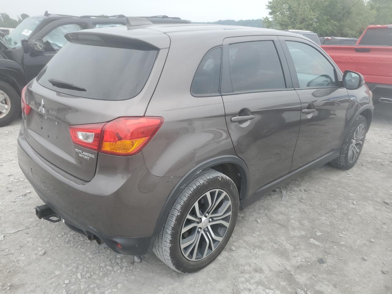 MITSUBISHI OUTLANDER ES