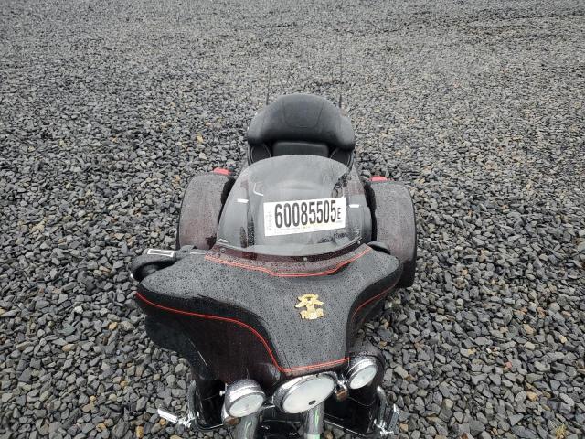 2011 HARLEY-DAVIDSON FLHTCUTG 1HD1MAM12BB854589