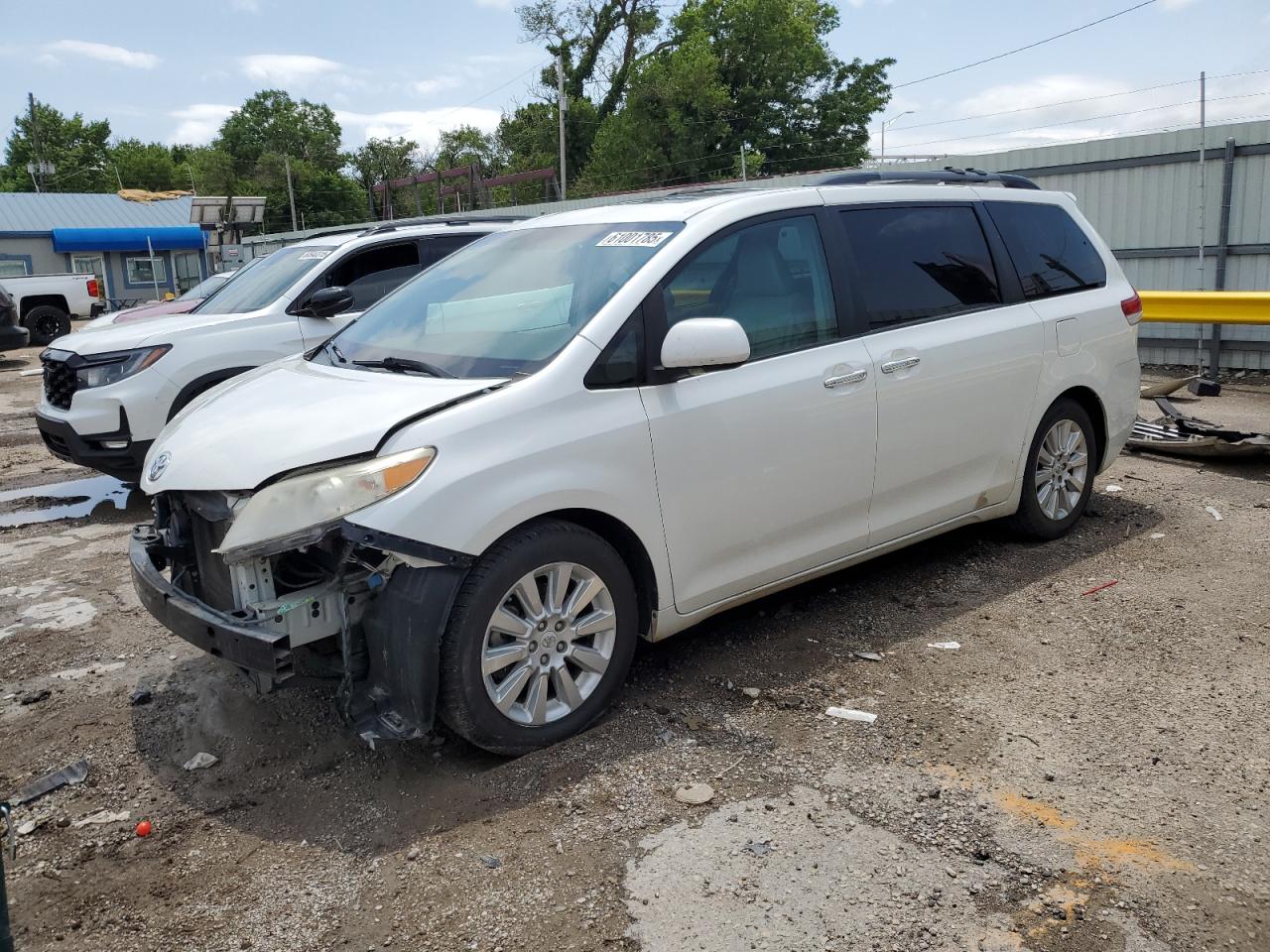 TOYOTA SIENNA XLE