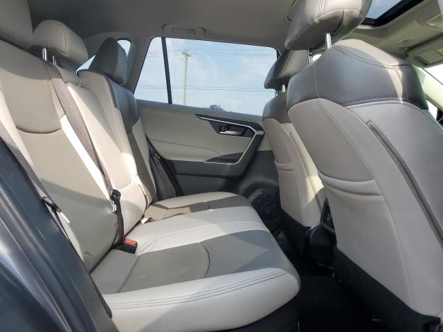 2019 TOYOTA RAV4 XLE - JTMRWRFV2KD030268