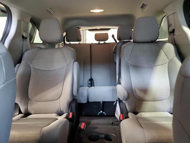 2022 TOYOTA SIENNA LE 5TDKRKEC2NS090169