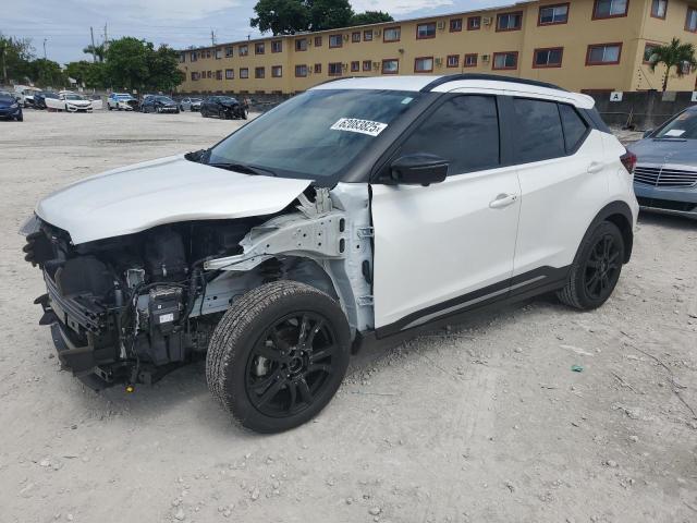 NISSAN KICKS SR