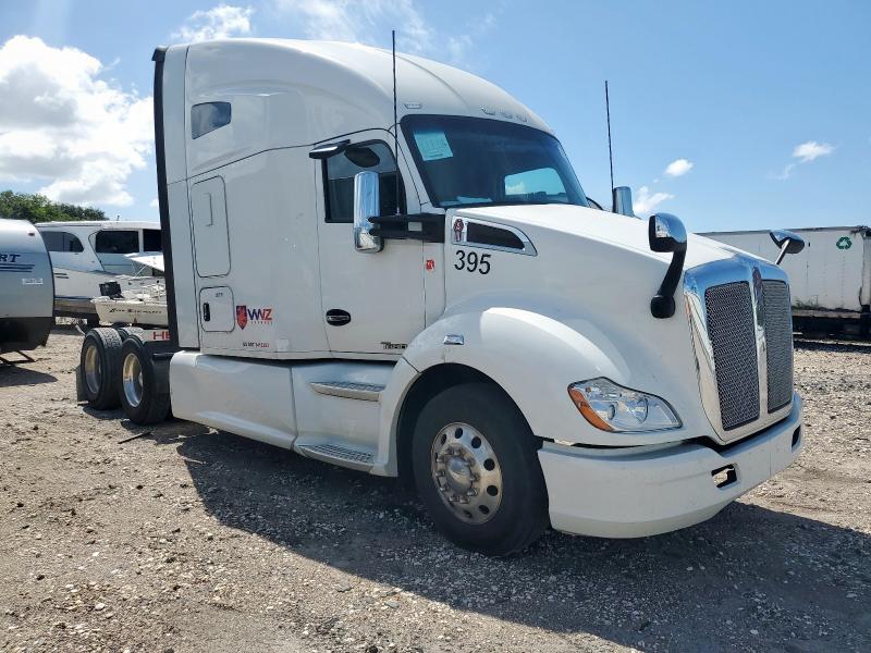 KENWORTH CONSTRUCTI 2020 white  diesel 1XKYDP9X0LJ311138 photo #1