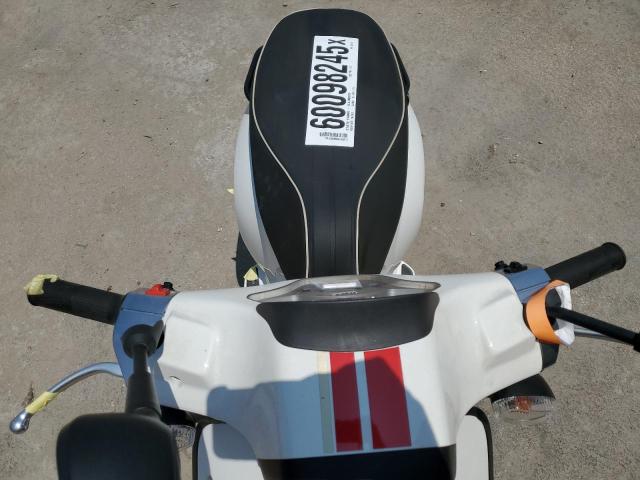 2021 VESPA PRIMAVERA/ ZAPCA06BXM5201107