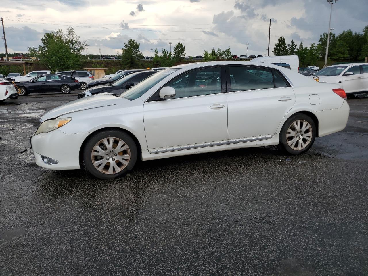 TOYOTA AVALON BASE