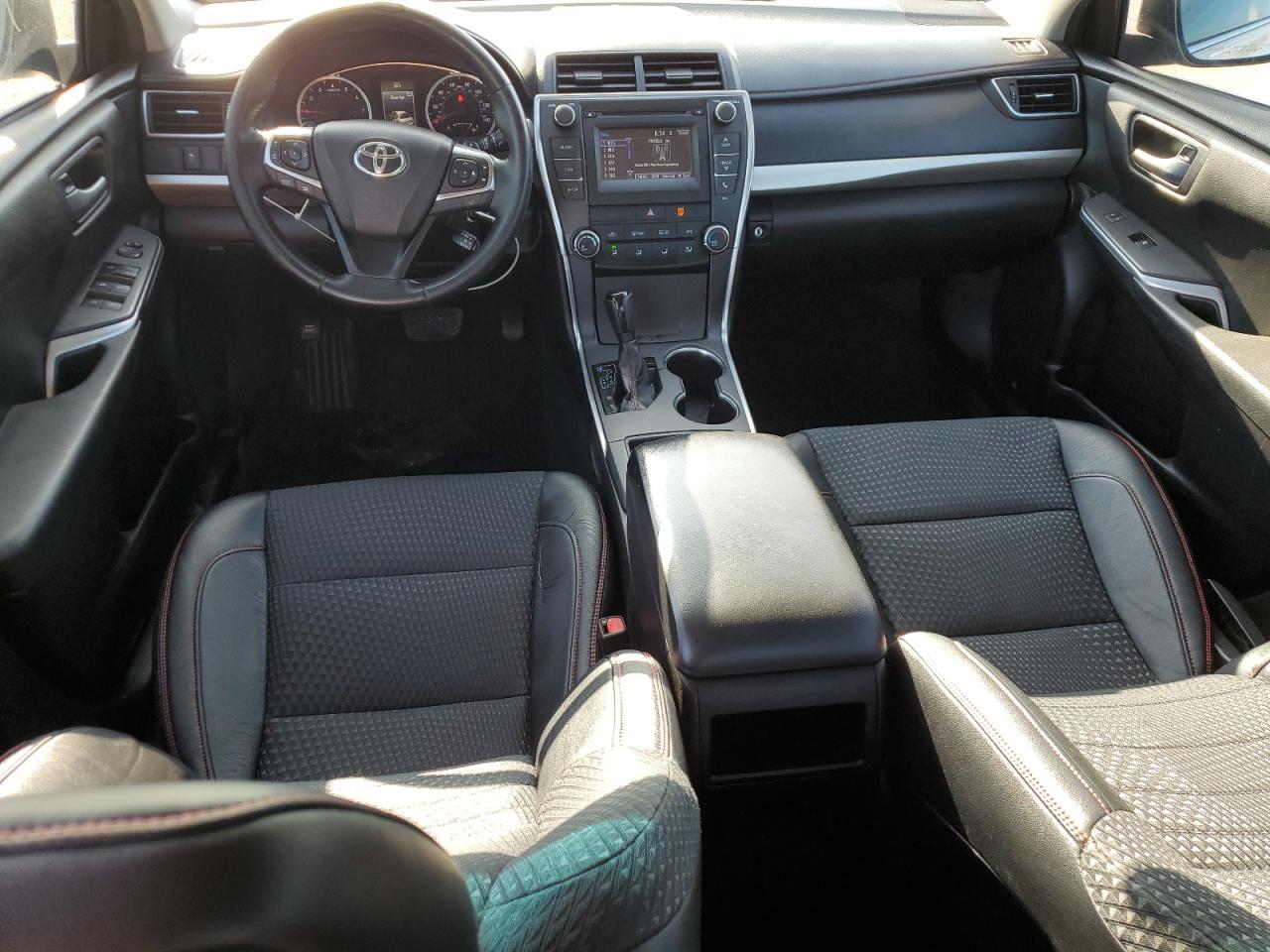 Toyota Camry le 2015