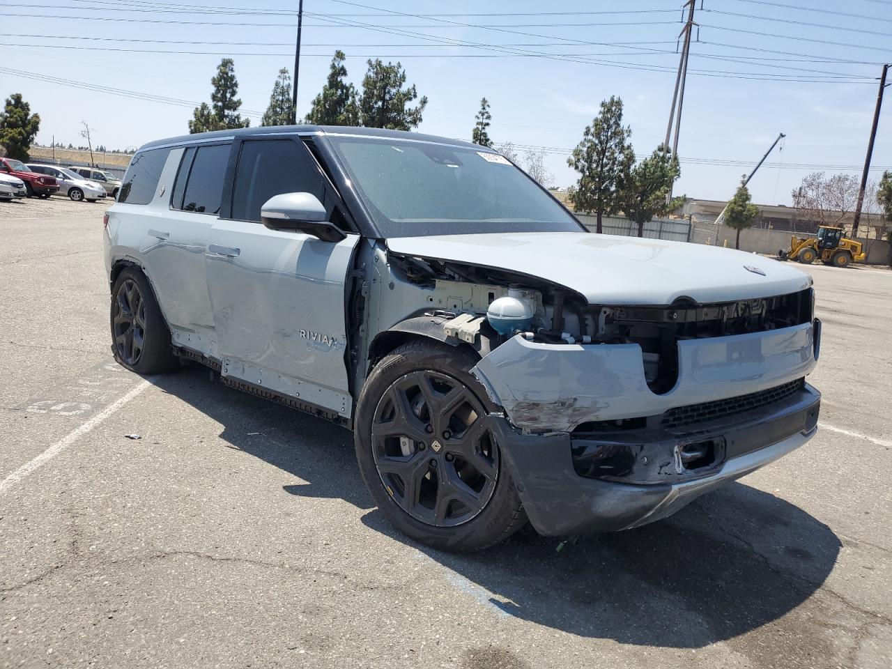 RIVIAN R1S ADVENTURE