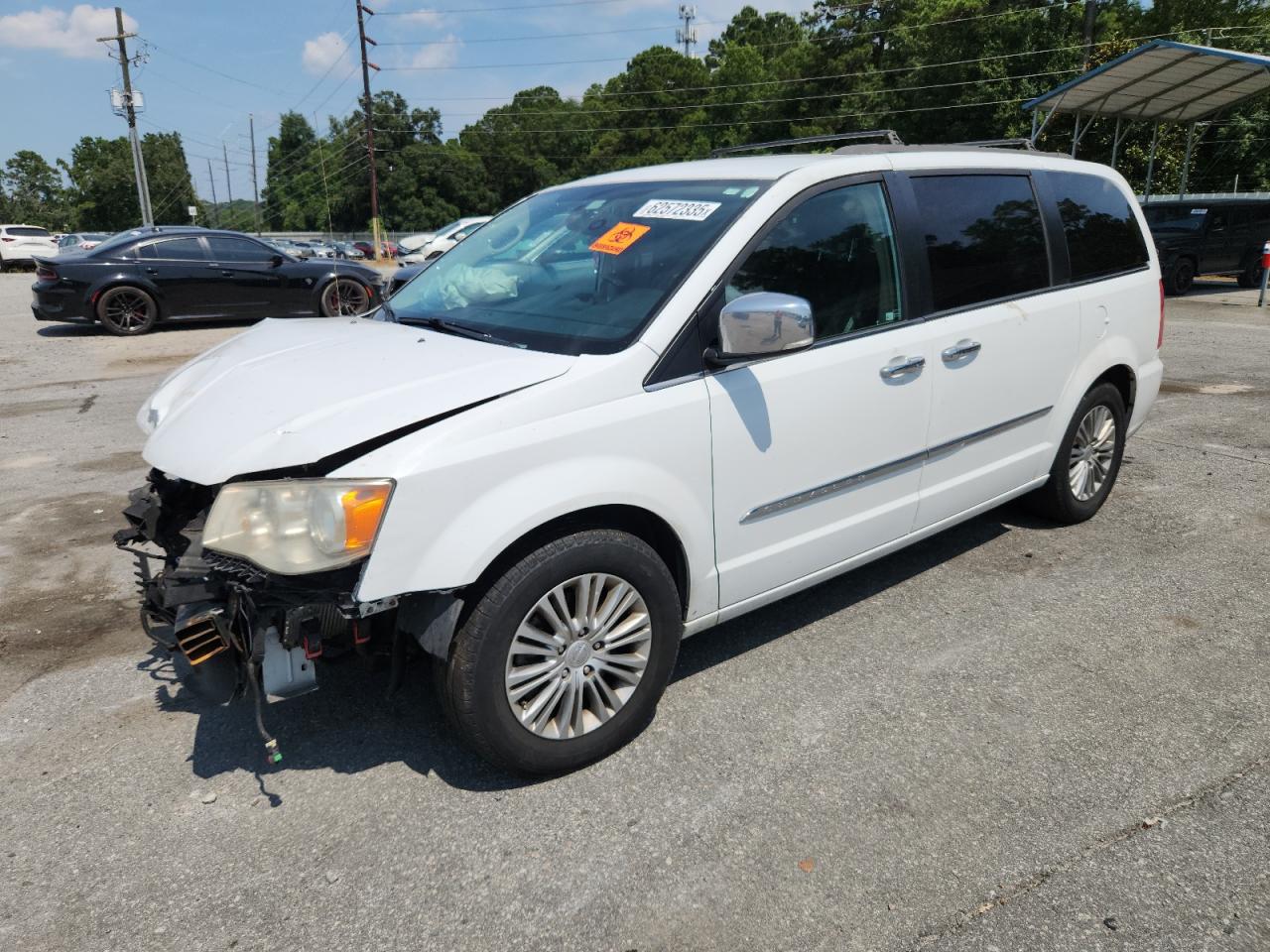 CHRYSLER TOWN & COUNTRY TOURING L