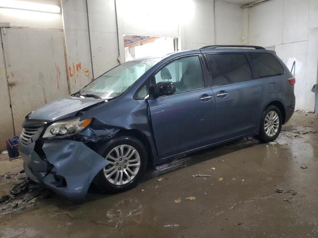 TOYOTA SIENNA XLE