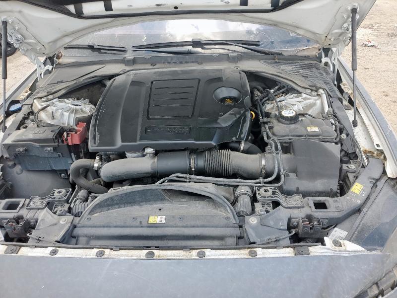 2019 JAGUAR XE SAJAR4FX8KCP52473