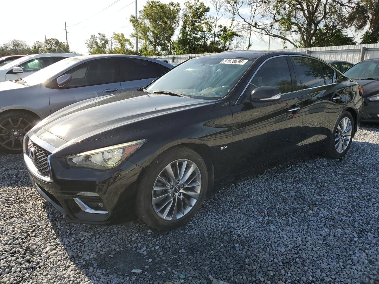 INFINITI Q50 LUXE