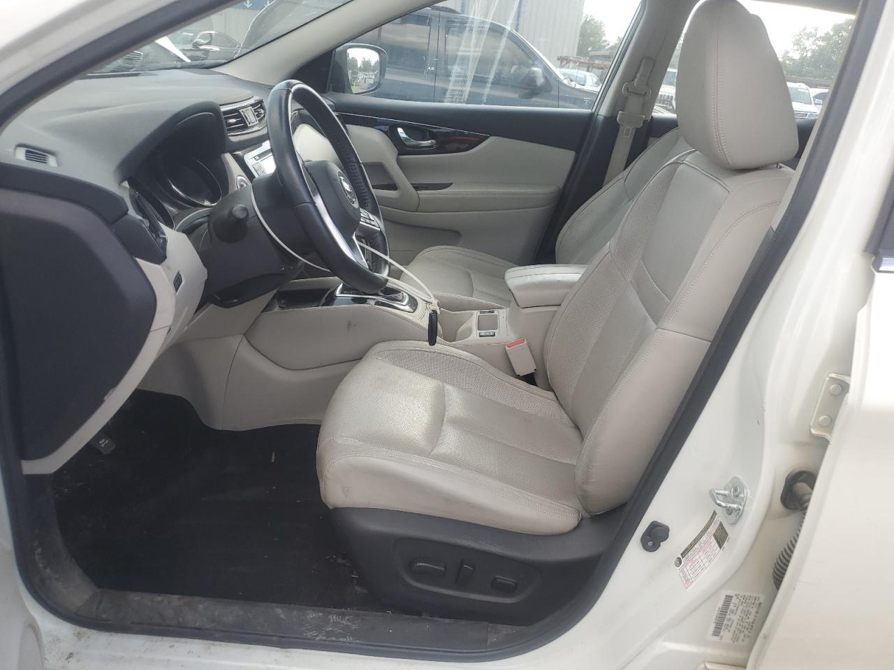 NISSAN ROGUE SPORT S