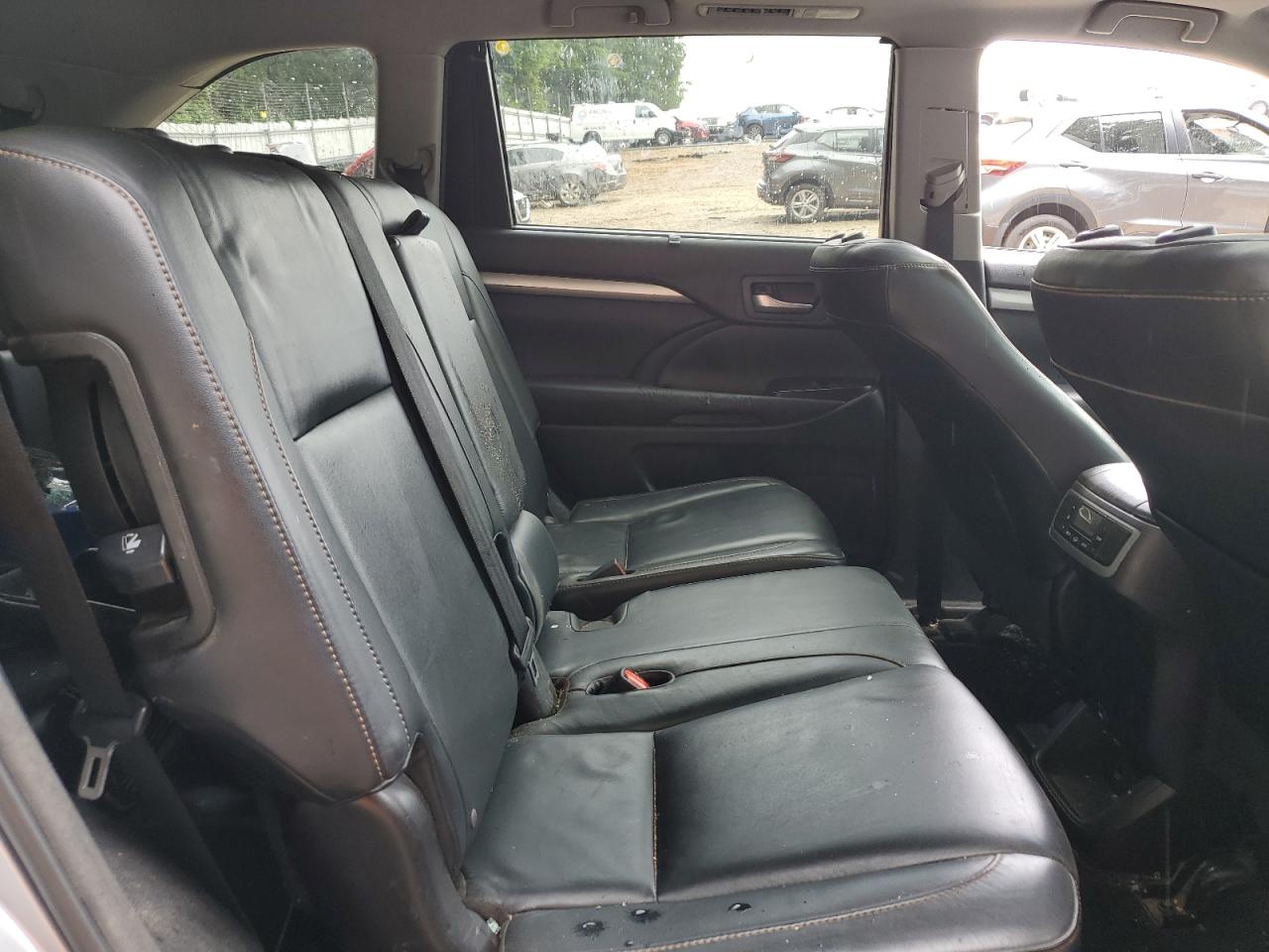 TOYOTA HIGHLANDER XLE