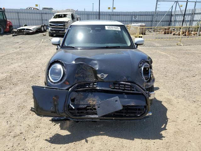 2025 MINI COOPER BAS WMW13GD03S2W70175