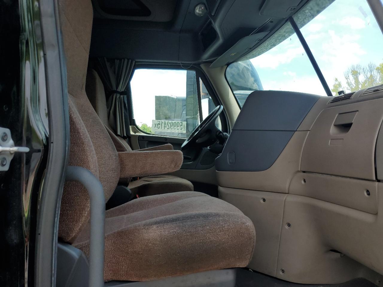 Lot #3186931836 2017 FREIGHTLINER CASCADIA 1