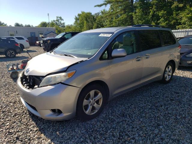 TOYOTA SIENNA LE